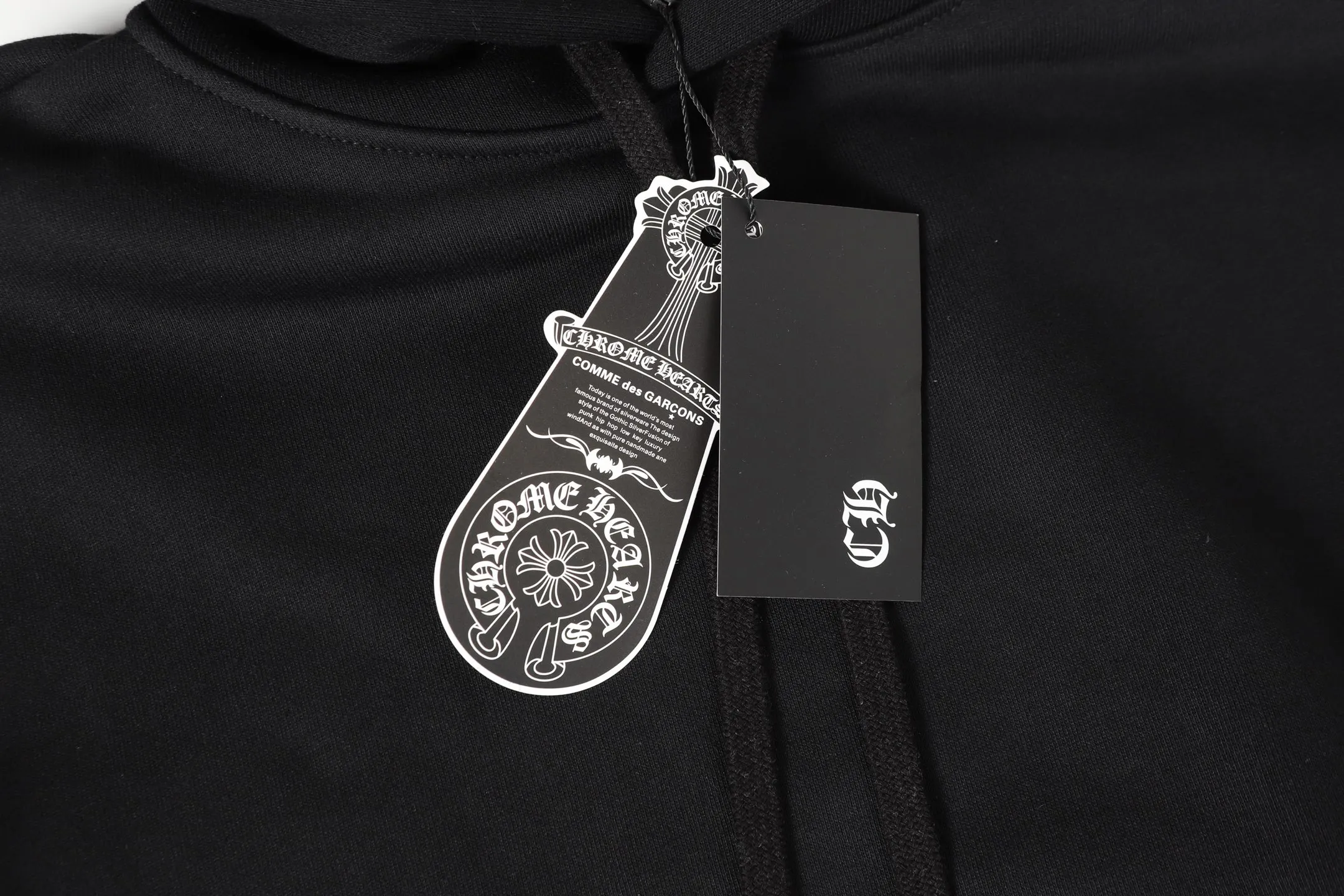 P240 3111 cross-border running quantity model, please do not place an order if you pursue quality - Chrome Hearts/Chrome Hearts Horseshoe Sanskrit printed hooded sweatshirt - High weight, high density and high quality. The wool is soft, delicate and skin-friendly. It feels soft and silky. It has excellent warmth and skin-friendly properties. - Custom-woven and custom-dyed, no color difference. No matter the fabric or workmanship details, it beats the ordinary version on the market. -Colour: black -Size: S M L XL